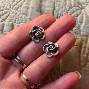 🩶TRADED🩶Vtg + Handmade Sterling Silver Rose Stud Earrings